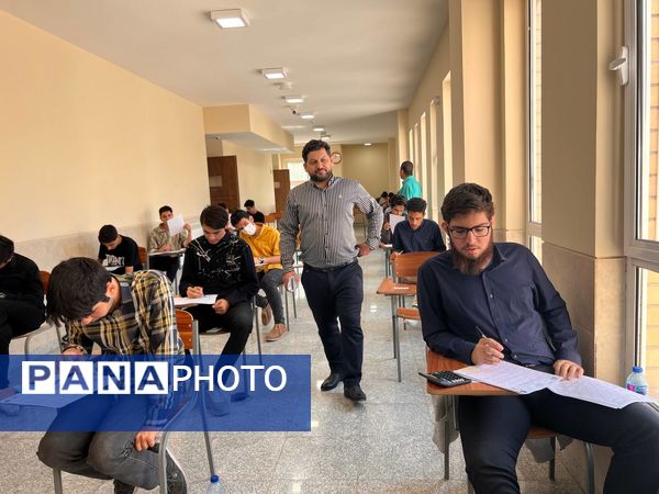 حال و هوای امتحانات نهایی در حوزه‌های دبیرستان‌های اصفهان