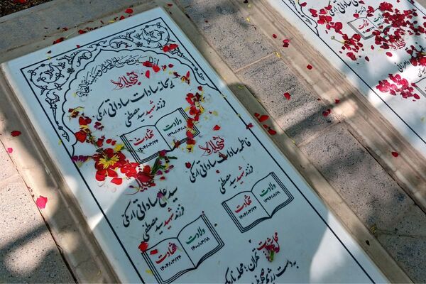 تجدید پیمان دانش‌آموز خبرنگاران پانا با شهدا درهفته دفاع مقدس