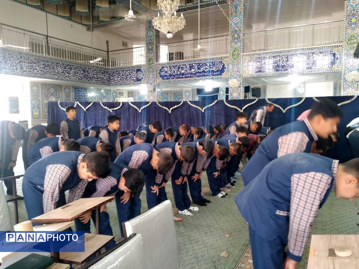 برگزاری اولین نماز جماعت سال تحصیلی جدید دبستان حضرت قاسم ابن الحسن (ع)