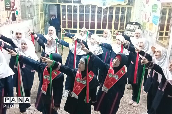 هم‌صدایی دانش‌آموزان دبستان هدی در تجمعات شبانه مردمی علیه صهیونیست