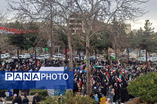 ۲۲بهمن تجلی شور، هیجان، ایستادگی و وطن دوستی در رودهن