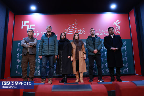 نشست نقد و بررسی فیلم «غبار میمون» در چهل و چهارمین جشنواره ملی فیلم فجر