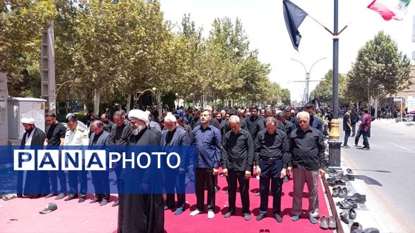 اقامه نماز ظهر عاشورا در کاشمر