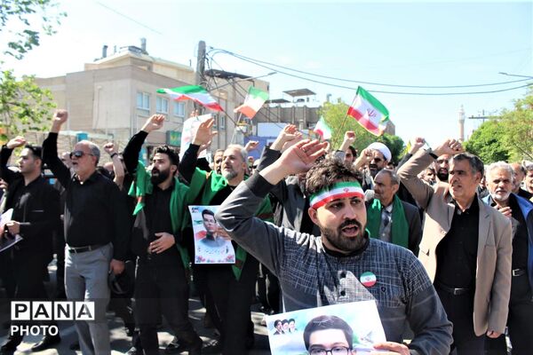 آیین تشییع پیکر دانش‌آموز شهید «سید محمد حسینی مقدم»