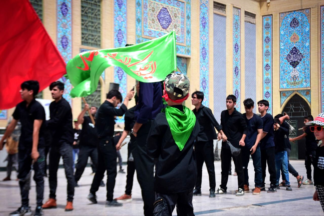 زابل در ماتم حسین؛ گلزار شهدا شهرستان زابل میزبان اشک و شور عزاداران حسینی
