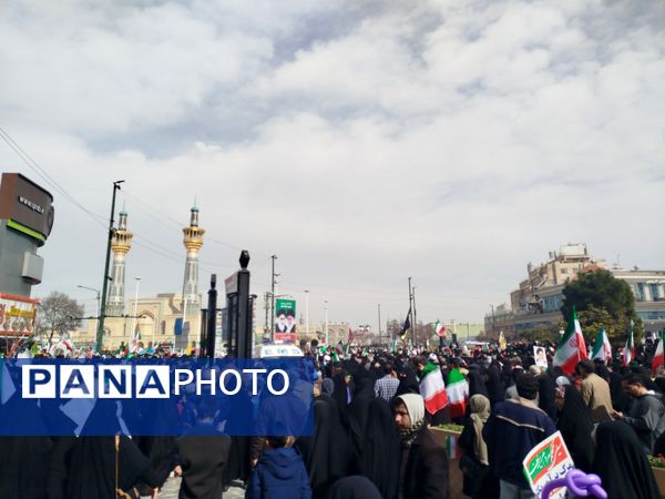 مردم در راهپیمایی ۲۲ بهمن، بار دیگر اتحاد خود را نشان دادند