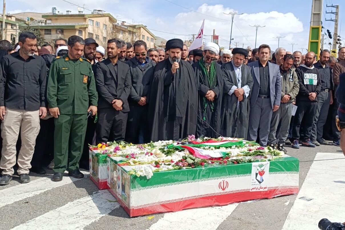 پردیس میزبان تشییع و تدفین پیکر خانواده شهید دهقان‌زاده 