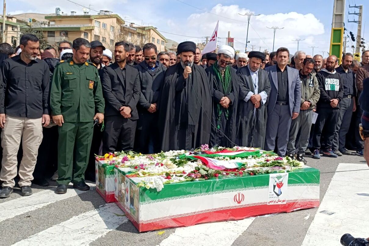 پردیس میزبان تشییع و تدفین پیکر خانواده شهید دهقان‌زاده 