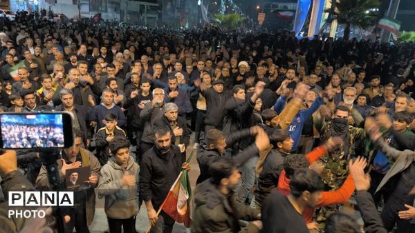 شهرستان کوهدشت هر شب خیابان هایش از مردم غیورش پر می شود