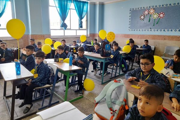 جشن شکوفه ها در مدارس شهرستان قدس، آغاز طلایی و شیرین  سال تحصیلی