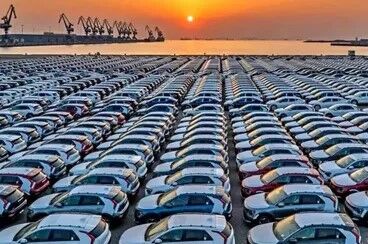 واردات 80 هزار خودرو در سال 1404