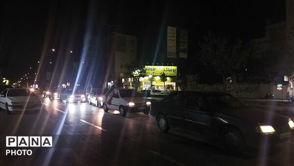 پرچم های ایران و حزب الله  بر فراز شهر نیشابور 