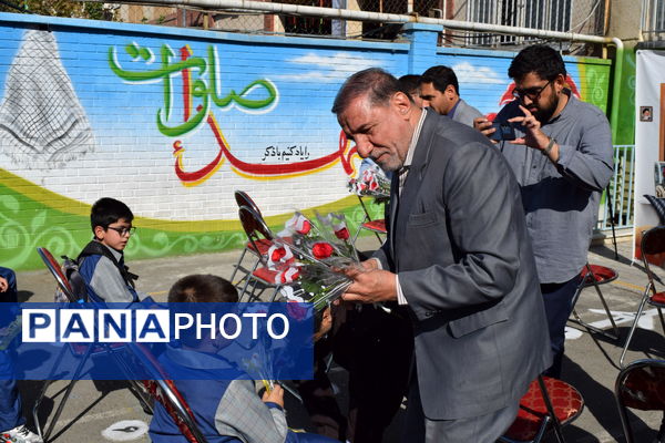 نواختن زنگ آغاز سال تحصیلی جدید در مدارس آموزش و پرورش منطقه 14 تهران