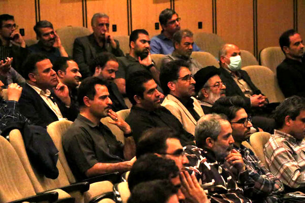 همایش ادبی هنری «مزد خدمت» در قم