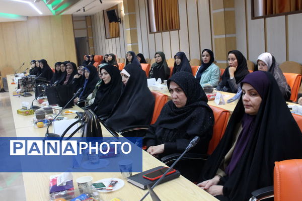 تجلیل از برترین‌های تدریس و یادگیری در جشن نوآوری و خلاقیت در آموزش