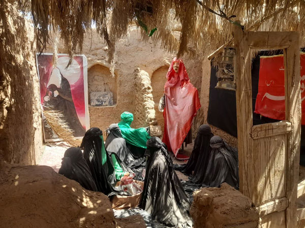 نمایشگاه غنچه‌های خونین در روستای باقرآباد