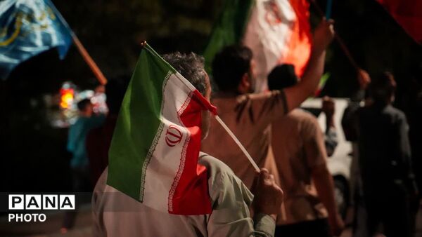  روزهای دلتنگی؛ شهادت پدر، آرزوی پرواز، تشییع شهدا