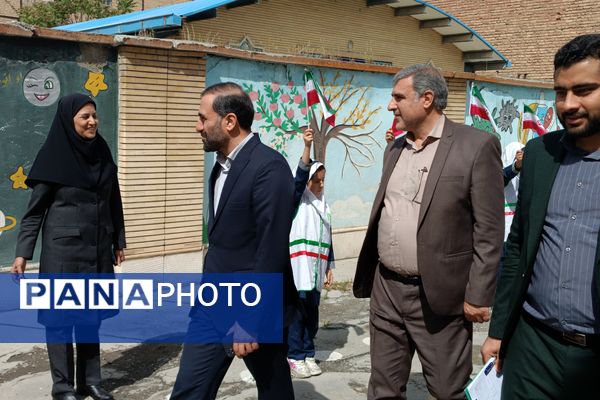 برگزاری نشست ستاد راهبری نماد و بازدید از مدارس