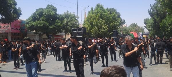 برپایی پرشور مراسم عزاداری سیدالشهدا در خیابان‌های نیشابور 