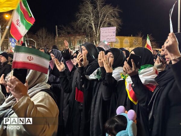 اجتماع شبانه منتظران در قروه؛ قرائت دعای استغاثه به امام زمان (عج) همزمان با سراسر کشور