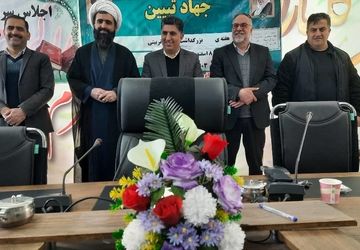 اجلاس نماز در دبیرستان شبانه‌روزی قلم‌چی اشترینان با حضور مسئولان برگزار شد