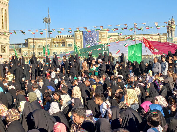 جشن تکلیف دختران و گرامیداشت دهه کرامت در قم