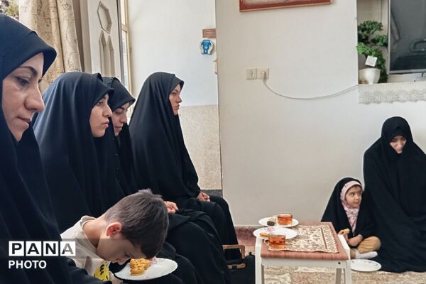  از قاب یک هنرمند تا دل یک مادر شهید