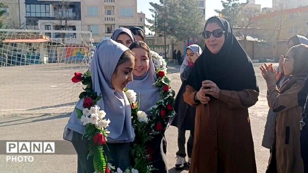  مراسم تجلیل از دانش‌آموزان برتر دبستان پنجم مهر