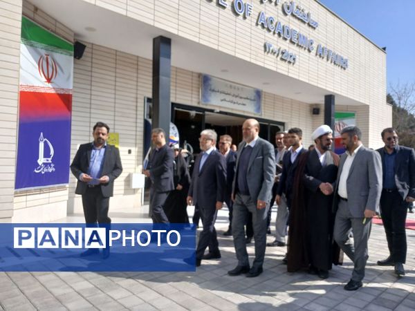 دومین روز گردهمایی از صحن دانش تا کرسی قانون‌گذاری 