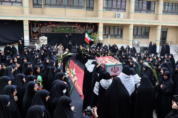 مراسم وداع با شهید گمنام در مدارس دخترانه مشکات