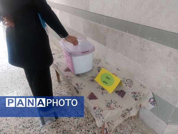 انتخابات شورای دانش آموزی در زاوه