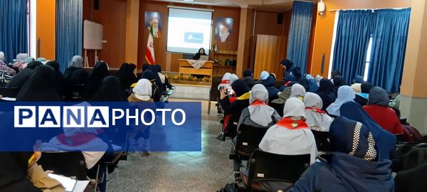  کارگاه آموزشی خبرنگاران پانا در دبیرستان دخترانه آرمینه مصلی نژاد