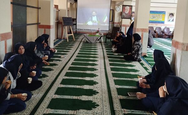 هیئت هفتگی در دبیرستان محمود اژدر افشار طرقبه