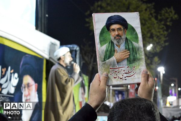 تجمع مردم انقلابی اسلامشهر زیر بارانِ اشک و غیرت 