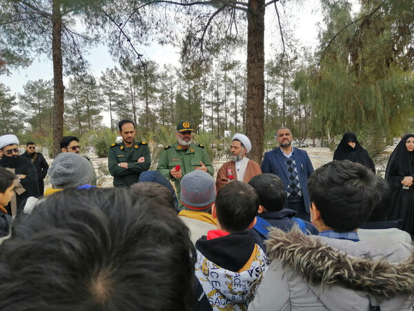 غبارروبی مزار دانش‌آموز شهید «حیدر رضایی» در قم