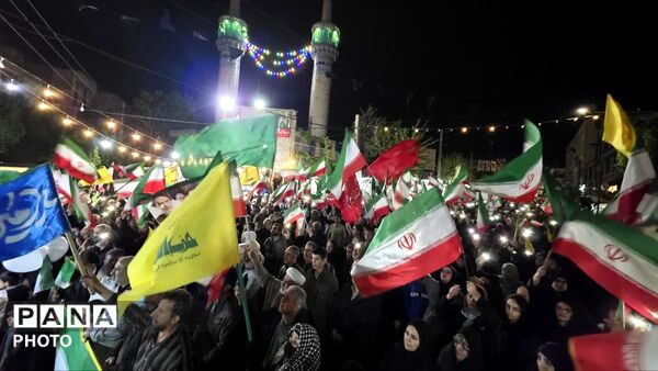 جشن میلاد امام رضا (ع) در پنجاه و نهمین شب از تجمعات مردم رجایی شهر کرج