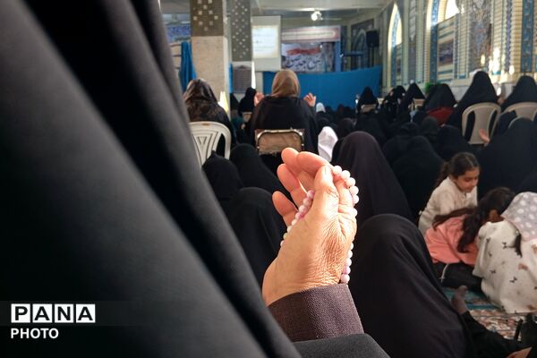 طنینِ دعای عرفه در آستانِ دوست
