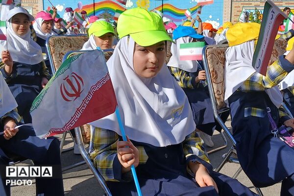 آغاز سال تحصیلی در مدرسه دخترانه مهرنگار باقر شهر با حضور مسئولان 