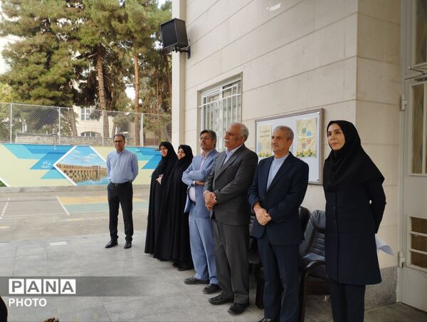 نمایشگاه هویت ایرانی در دبیرستان مصلی نژاد حضرت زهرا (س)