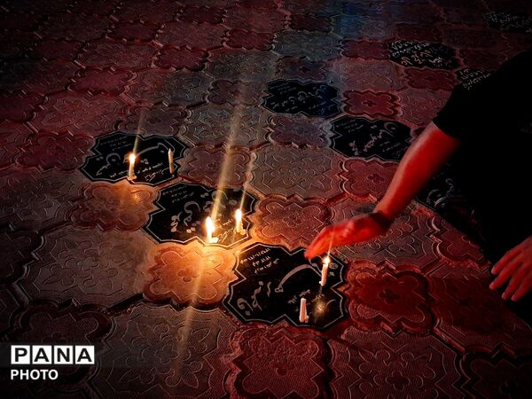 روشنایی شمع‌ها در شام غریبان؛ کاشمر در سوگ کربلا