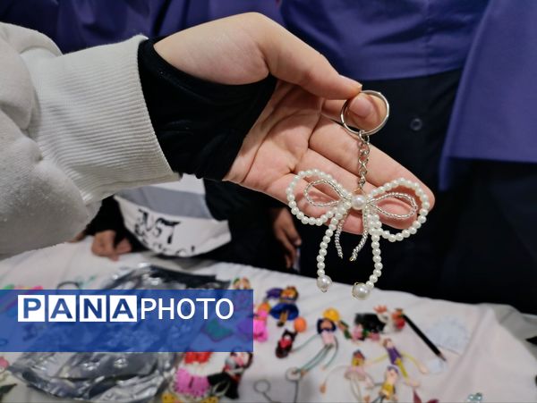 برگزاری بازارچه دانش‌آموزی در دبیرستان دکتر جواد حداد ۲ ناحیه 5
