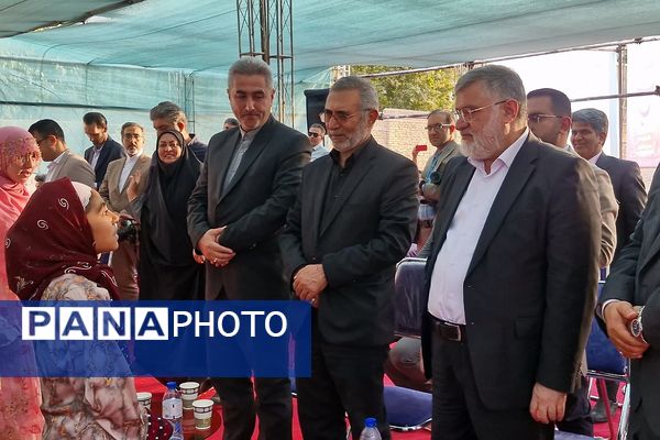 آیین خشت گذاری و افتتاح مدارس در منطقه پردیس با حضور استاندار تهران و مدیر کل شهرستانهای استان تهران 