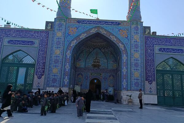 جشن قرآن دانش‌آموزان دبستان دکتر اکبری باقرشهر 