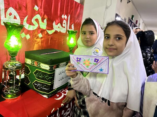 مراسم بازسازی عتبات عالیات در دبستان المهدی ناحیه 2 کرج 