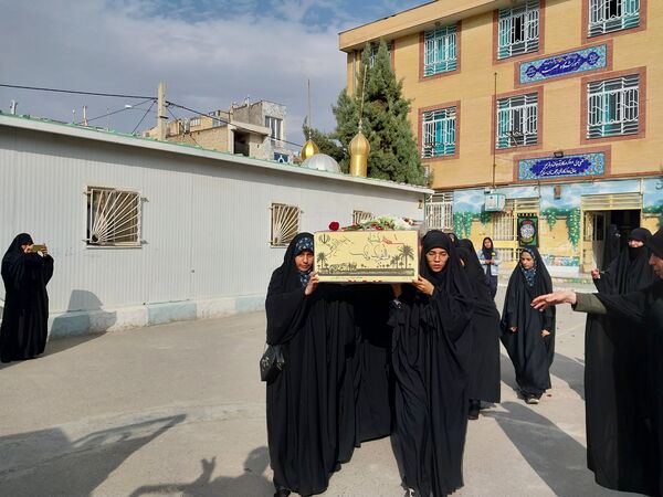 مراسم وداع با شهید گمنام در دبیرستان عصمت۲