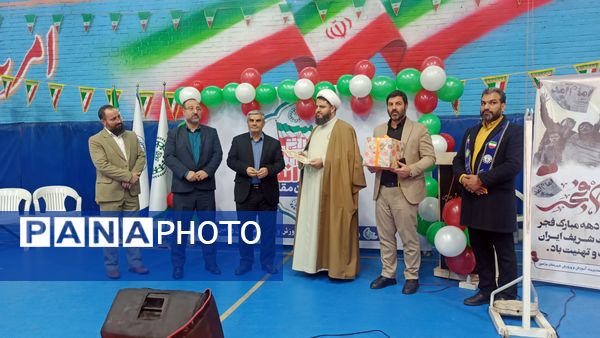  همایش دانش‌آموزی یاوران انقلاب شهرستان ورامین