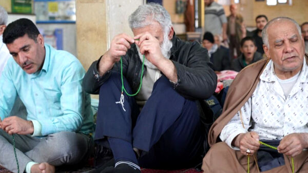 حضور پرشور دانش‌آموزان یاسوج در مراسم معنوی اعتکاف