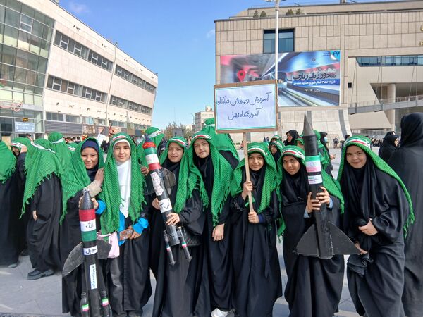 ۱۳ آبان،  روز آشکار ساختن ناتوانی استکبار 
