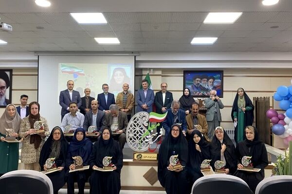 بزرگداشت هفته مقام معلم با تجلیل از ۳۰ معلم نمونه و ۶۰ فرهنگی بازنشسته در لنگرود
