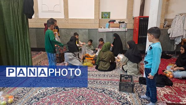 توزیع ۱۳۰ بسته یلدایی به همت خیران و معتمدان شهر بین نیازمندان